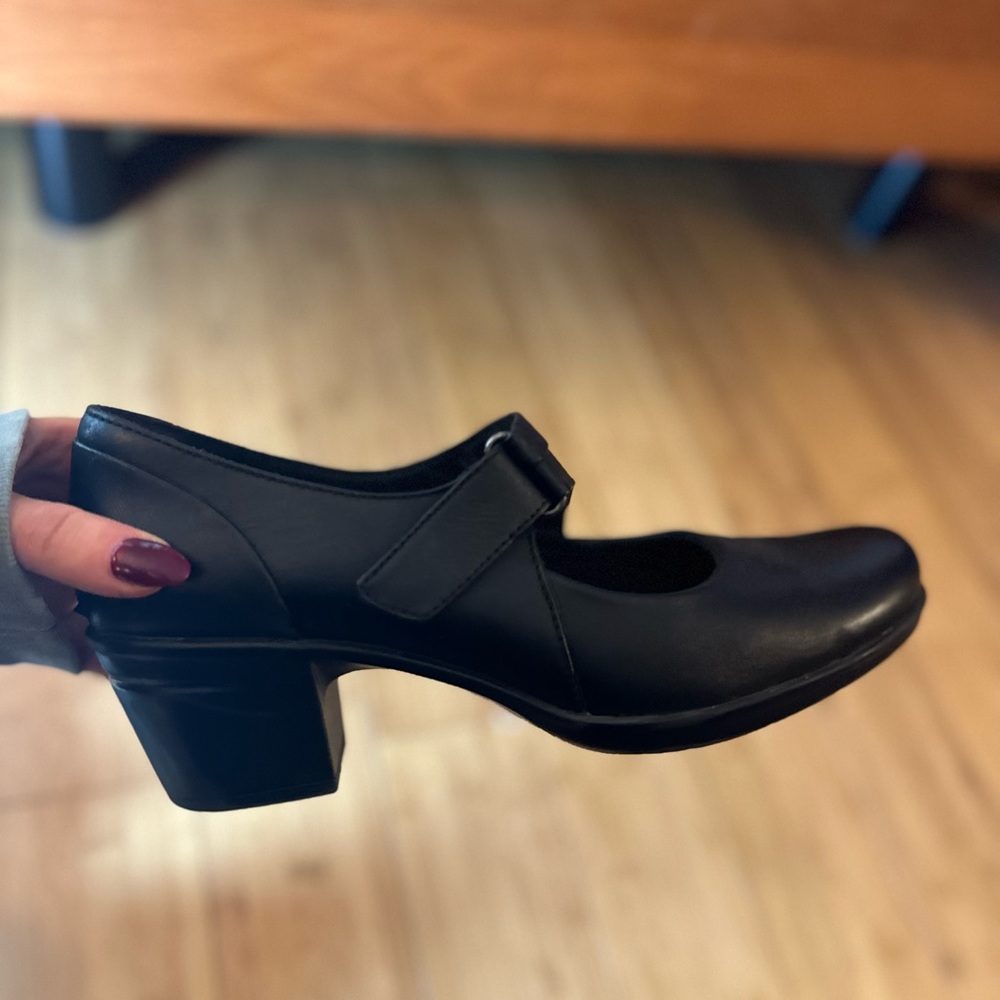 Like new Clark’s size 8.5 black